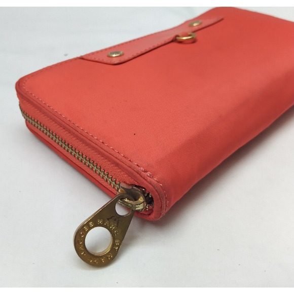 Marc By Marc Jacobs Hot Pink Nylon Zip Around Credit Card Long Wallet - Picture 7 of 16